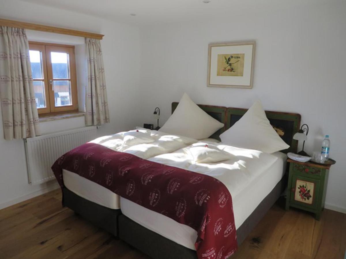 Landhof Angstl - Gaestezimmer Und Tagungsraum Höslwang Extérieur photo